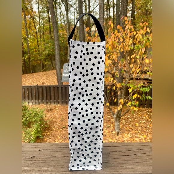 NWT Scout bag, perfect for gifting a bottle of wine, tumbler or coffee mug. - Picture 3 of 4